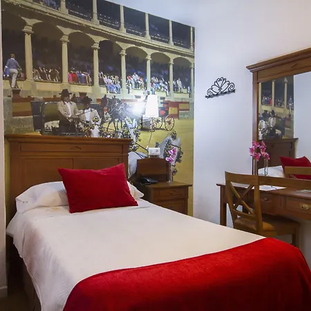 El Tajo & Hotel 3*