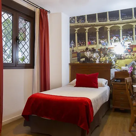 فندق El Tajo &
